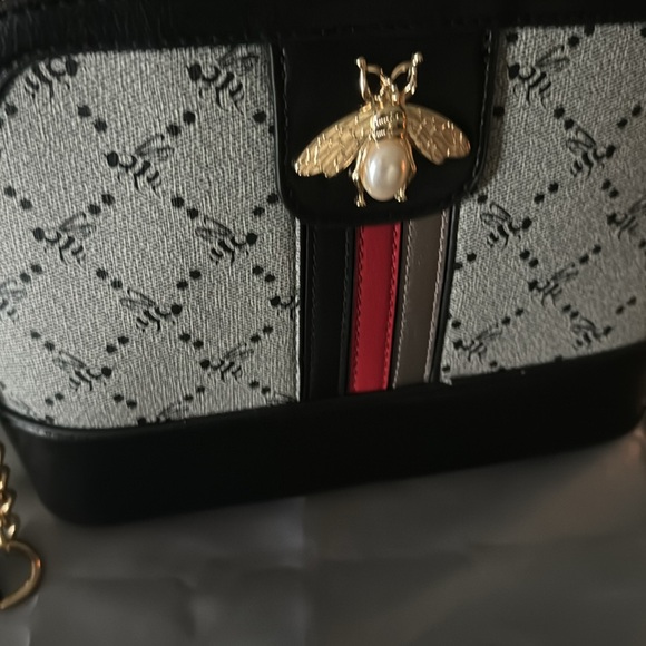 Bee bag very cute purse🐝 - Picture 4 of 5